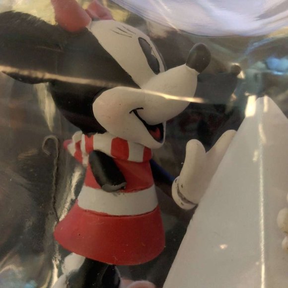 Disney Mickey and Minnie Mouse Light-Up Holiday Tree Topper - Picture 11 of 12